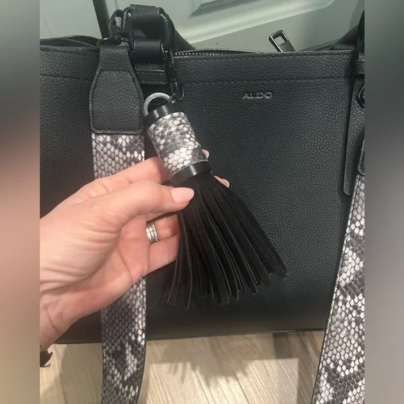 ALDO Black tote/bag/purse with snake skin design shoulder strap and key tassel - Picture 4 of 16
